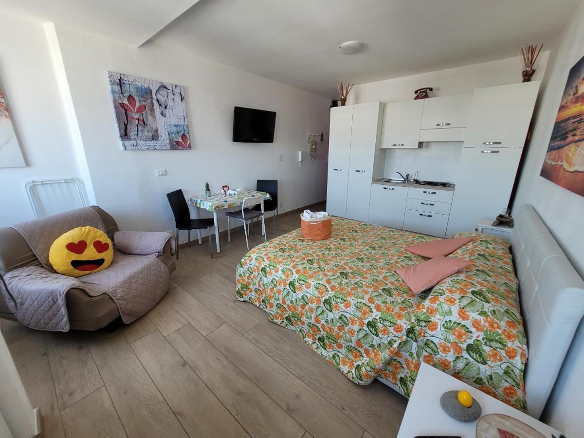Rosato 3 Sea View Apartment Линьяно-Саббьядоро Экстерьер фото